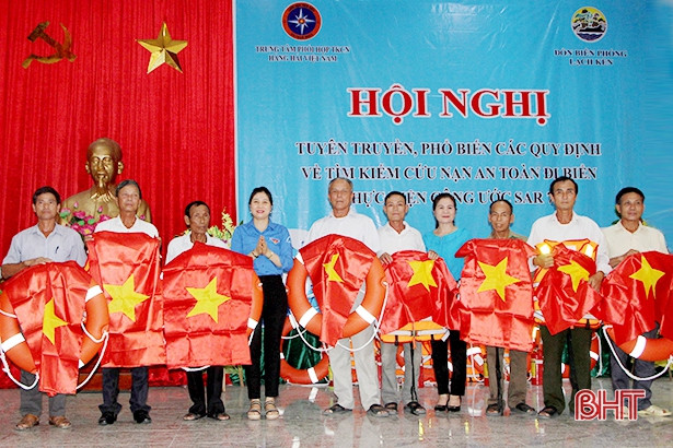 Trang bị kiến thức an toàn hàng hải cho ngư dân Xuân Hội