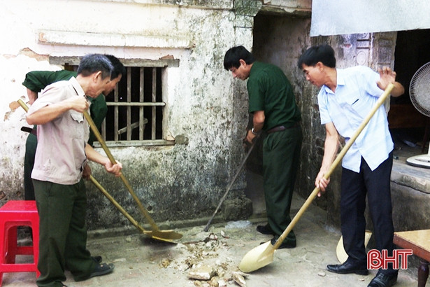 Xây dựng nhà tình nghĩa cho CCB khó khăn ở Đức Thọ