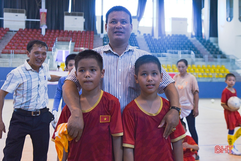 Giải bóng đá TN-NĐ toàn tỉnh 2019: Hai cặp song sinh ghi bàn cho một đội