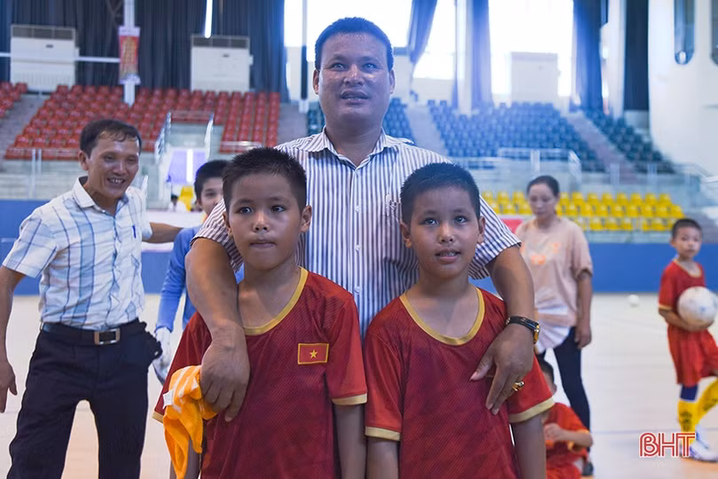 Giải bóng đá TN-NĐ toàn tỉnh 2019: Hai cặp song sinh ghi bàn cho một đội