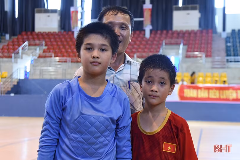 Giải bóng đá TN-NĐ toàn tỉnh 2019: Hai cặp song sinh ghi bàn cho một đội