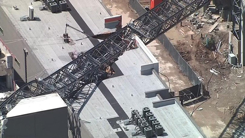 Gió lớn “xô đổ” cẩu tháp khiến ít nhất 7 người thương vong ở Mỹ