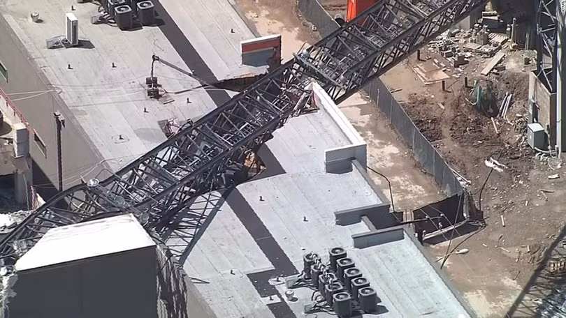 Gió lớn “xô đổ” cẩu tháp khiến ít nhất 7 người thương vong ở Mỹ