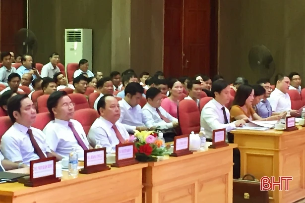 Hương Khê vinh danh các tập thể, cá nhân học tập và làm theo Bác