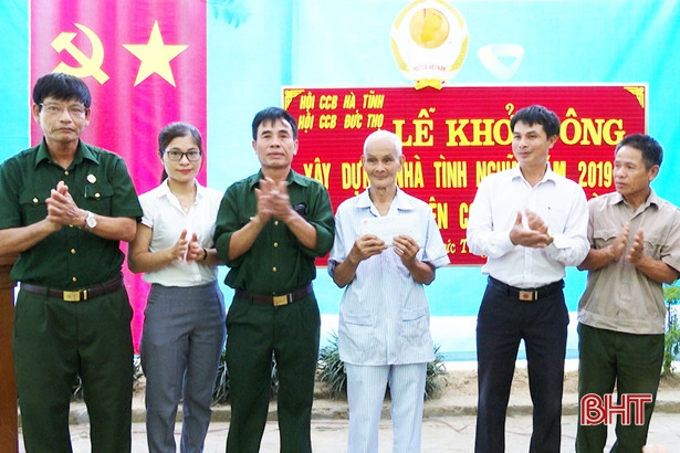 Xây dựng nhà tình nghĩa cho CCB khó khăn ở Đức Thọ