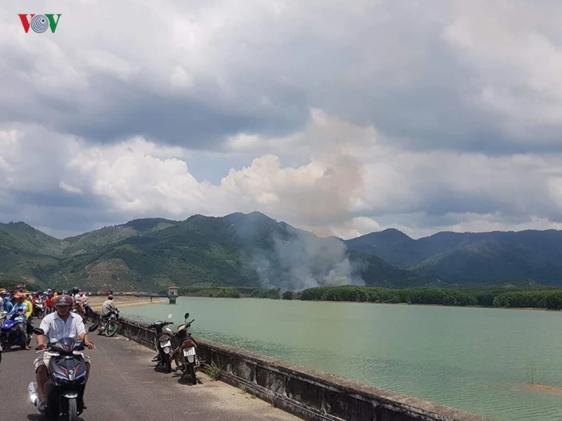 Hiện trường vụ rơi máy bay quân sự ở Khánh Hòa, 2 chiến sỹ hy sinh