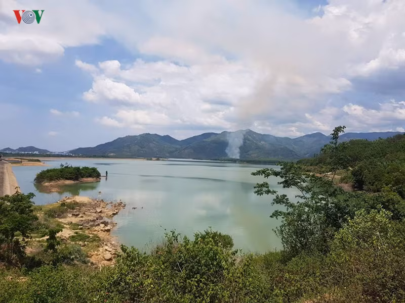 Hiện trường vụ rơi máy bay quân sự ở Khánh Hòa, 2 chiến sỹ hy sinh