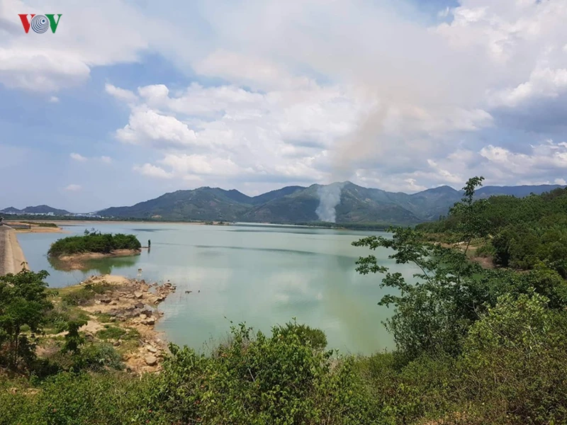 Hiện trường vụ rơi máy bay quân sự ở Khánh Hòa, 2 chiến sỹ hy sinh