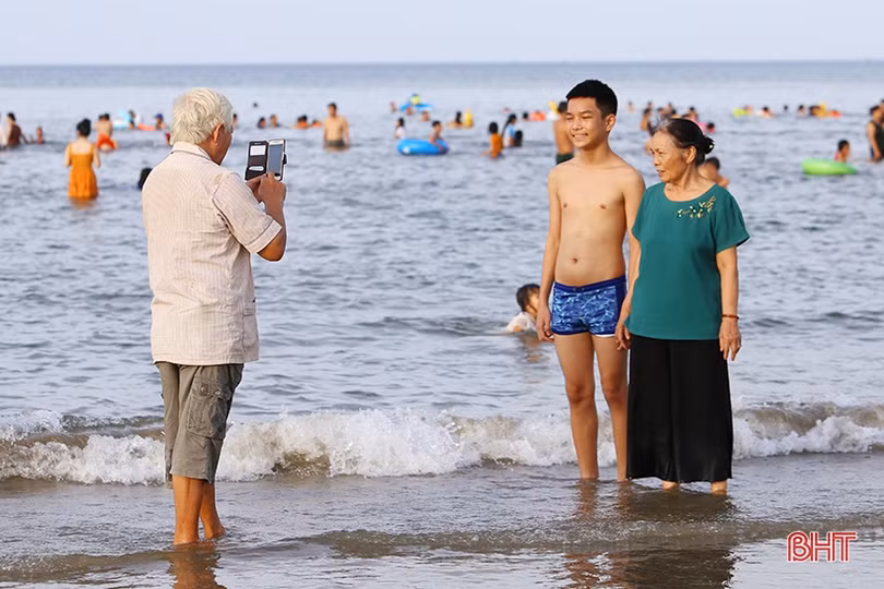 Giải nhiệt ngày cuối tuần ở bãi biển Hà Tĩnh