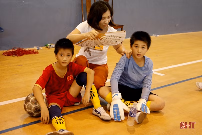 Thiếu niên TX Hồng Lĩnh giành ngôi quán quân Giải bóng đá TN-NĐ toàn tỉnh