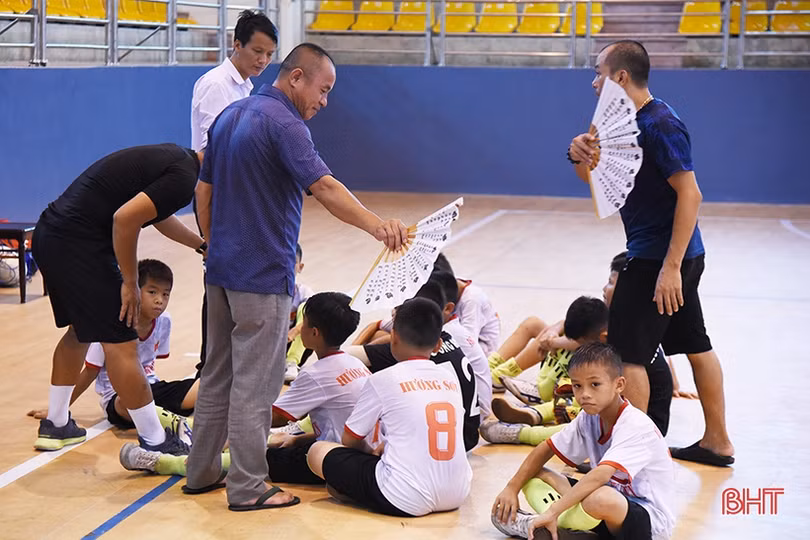 Giải bóng đá TN-NĐ toàn tỉnh 2019: Hai cặp song sinh ghi bàn cho một đội