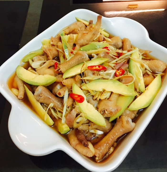 Giòn giòn chua chua chân gà sốt Thái ngon “quên lối về”