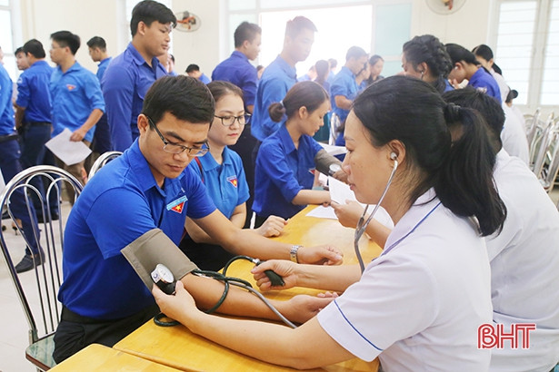 250 đoàn viên cơ quan & doanh nghiệp Hà Tĩnh hiến máu tình nguyện