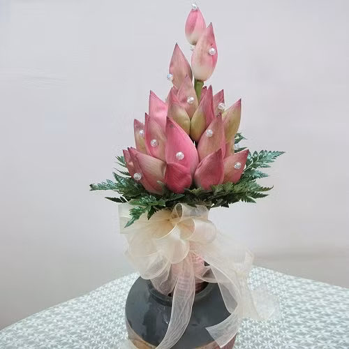 Học cách cắm hoa sen đơn giản mà tinh tế