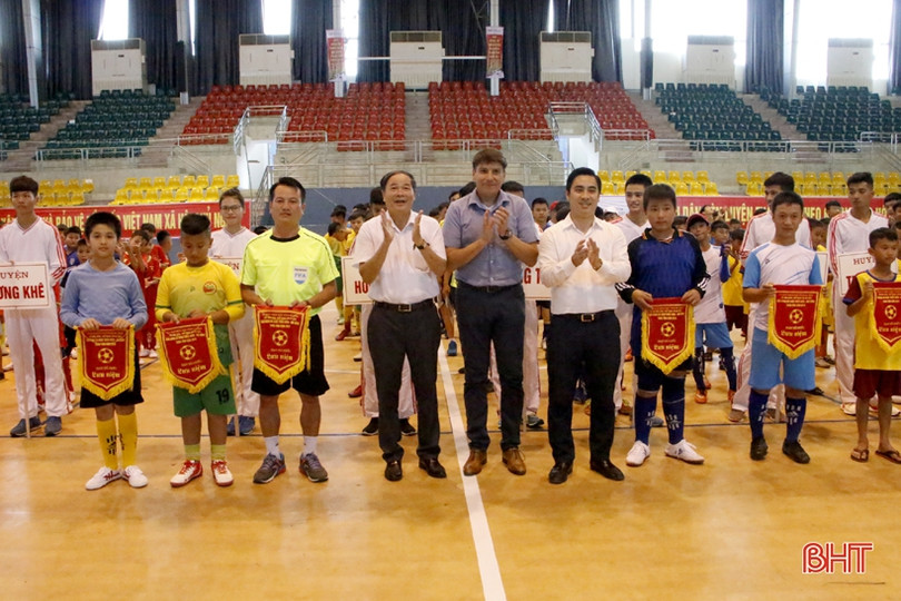 Khởi tranh Giải Bóng đá Thiếu niên - nhi đồng toàn tỉnh Hà Tĩnh