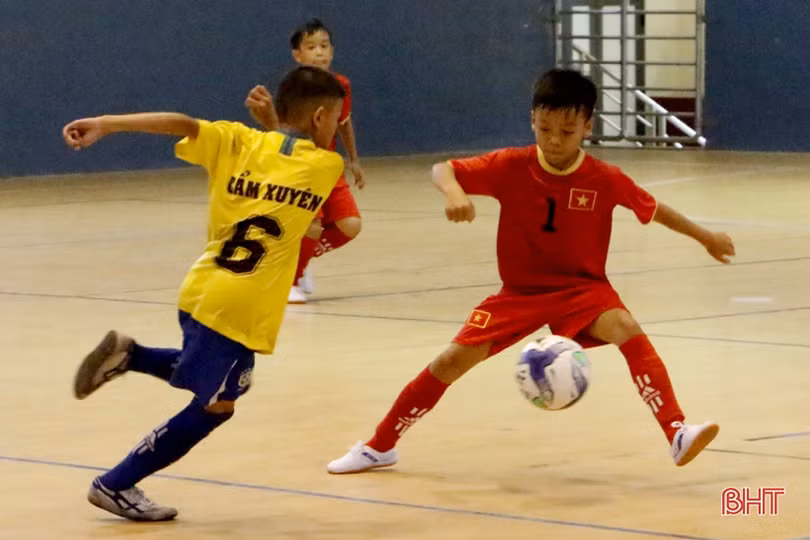 Khởi tranh Giải Bóng đá Thiếu niên - nhi đồng toàn tỉnh Hà Tĩnh