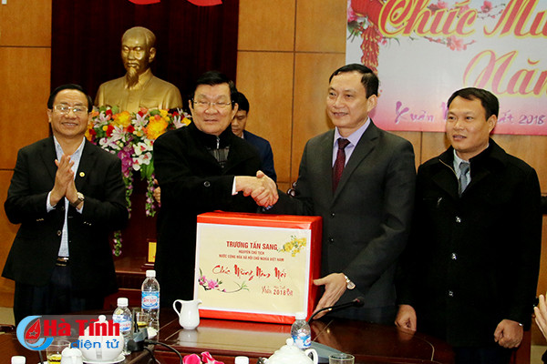 nguyen chu tich nuoc truong tan sang chuc tet dang bo nhan dan ha tinh
