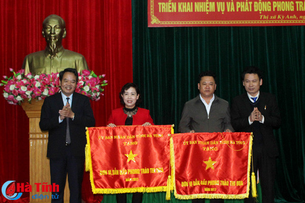 tx ky anh phan dau 2 xa ve dich ntm 10 tuyen pho dat chuan van minh