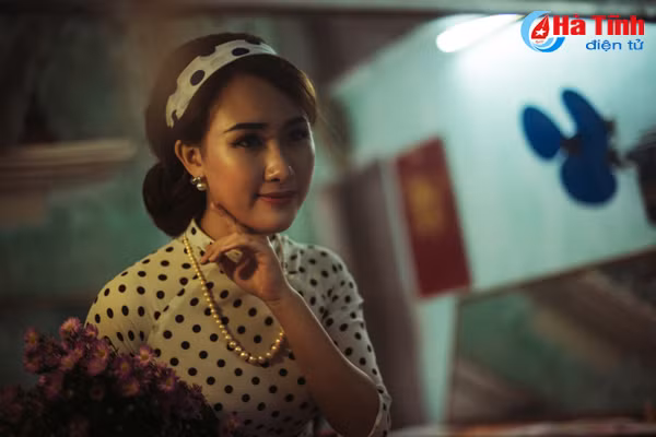 thieu nu ha tinh diu ngot trong bo anh cover co ba sai gon