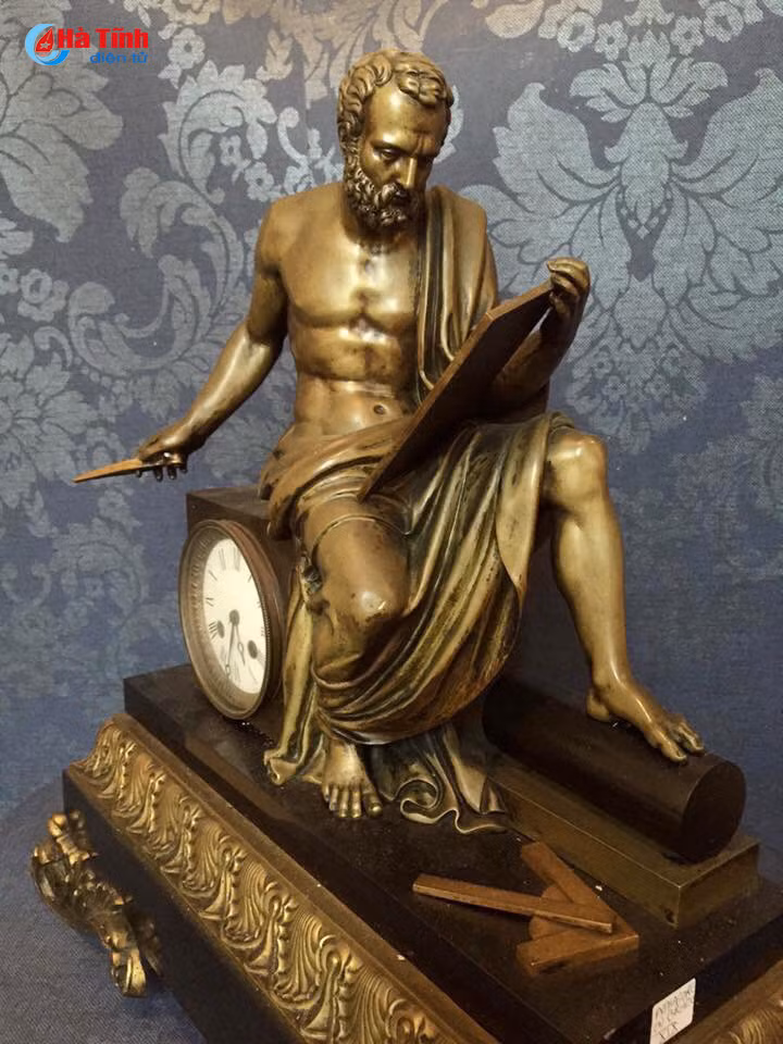 chiem nguong gia tai dong ho co doc la cua bac sy ha tinh