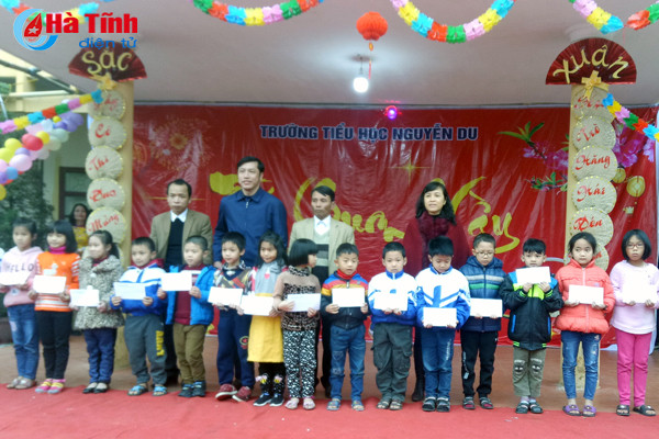 tet sum vay chia se yeu thuong voi ban ngheo