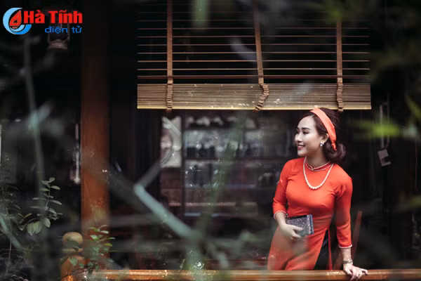 thieu nu ha tinh diu ngot trong bo anh cover co ba sai gon