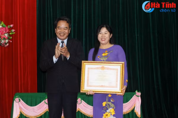 tx ky anh phan dau 2 xa ve dich ntm 10 tuyen pho dat chuan van minh