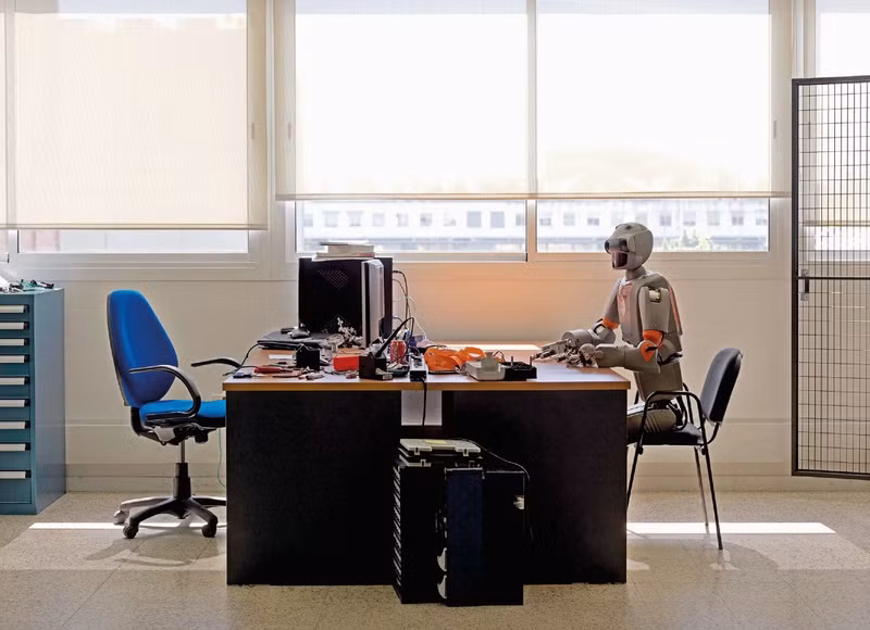 tri tue nhan tao va bao chi bat kip dong chay hay bi gat ra ben le