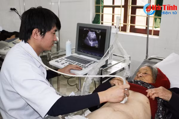 kham cap thuoc mien phi cho 500 nguoi ngheo doi tuong chinh sach