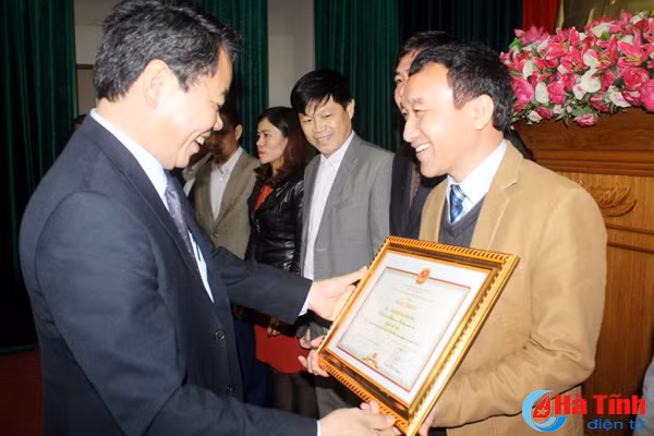 tx ky anh phan dau 2 xa ve dich ntm 10 tuyen pho dat chuan van minh