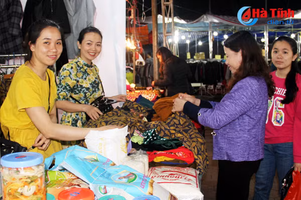 120 gian hang tham gia hoi cho thuong mai nong nghiep va du lich ha tinh 2018