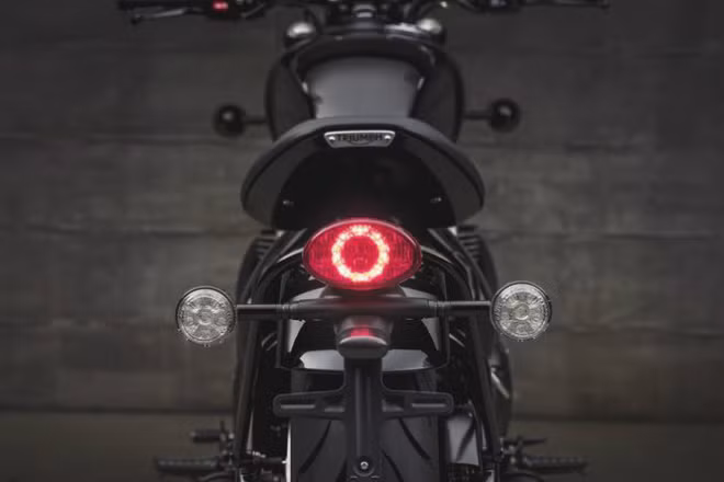 ngam 2018 triumph bobber black gia hon nua ty moi ve viet nam