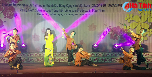 thi xa ky anh dien van nghe mua xuan dang dang