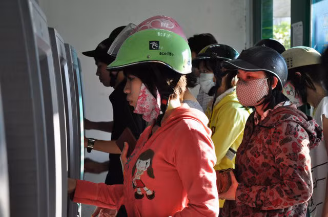 se xu phat ngan hang de atm thieu tien