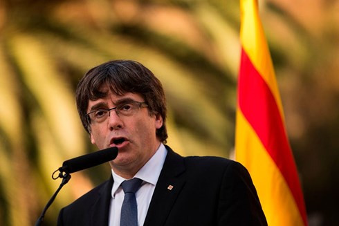 puigdemont khong ve nghi vien catalonia hoan bo nhiem vo thoi han 