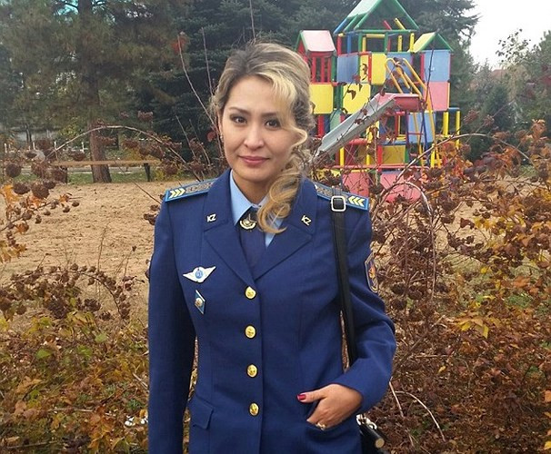 anh ve dep khong lan vao dau cua cac nu quan nhan kazakhstan