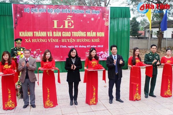 chu tich ubnd tinh tang qua dong bao dan toc chut va gia dinh chinh sach