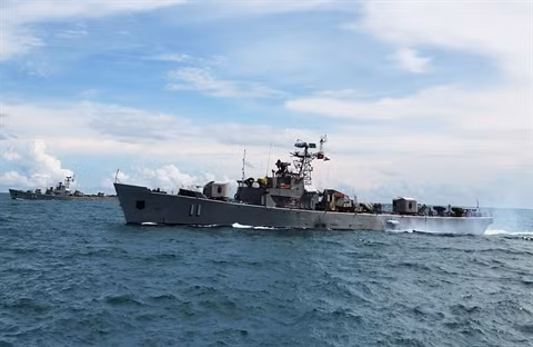 rocket chong ngam tau petya viet nam vua ban manh the nao