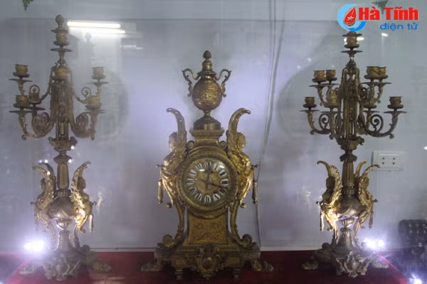 chiem nguong gia tai dong ho co doc la cua bac sy ha tinh