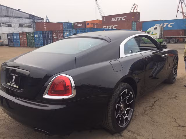 sieu pham rolls royce wraith black badge dau tien ve viet nam