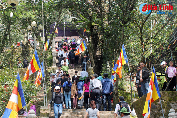 chua huong tich khai hoi vao ngay mong 6 thang gieng