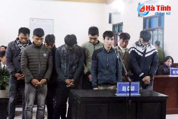 trai lang hon chien trong dem 1 nguoi tu vong 9 ke vao tu