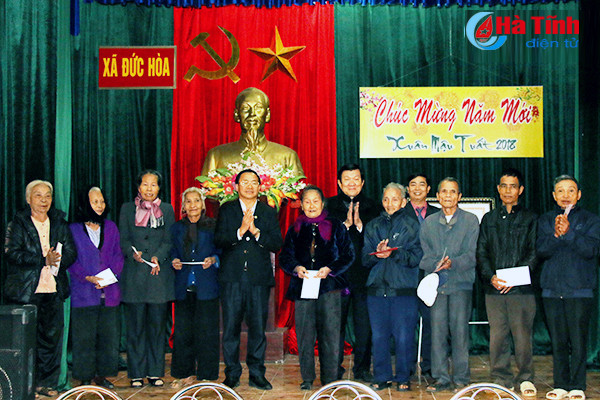 nguyen chu tich nuoc truong tan sang chuc tet dang bo nhan dan ha tinh