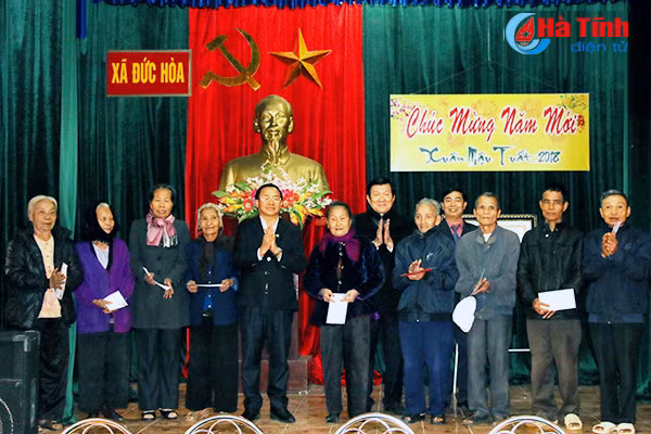 nguyen chu tich nuoc truong tan sang chuc tet dang bo nhan dan ha tinh