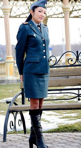 anh ve dep khong lan vao dau cua cac nu quan nhan kazakhstan