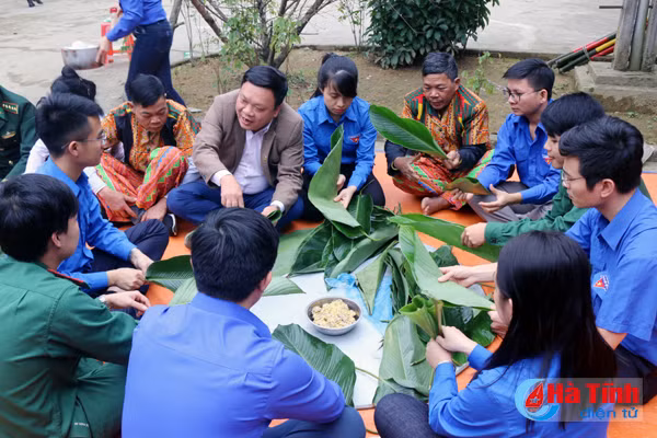 ban rao tre vui tet cham cha boi