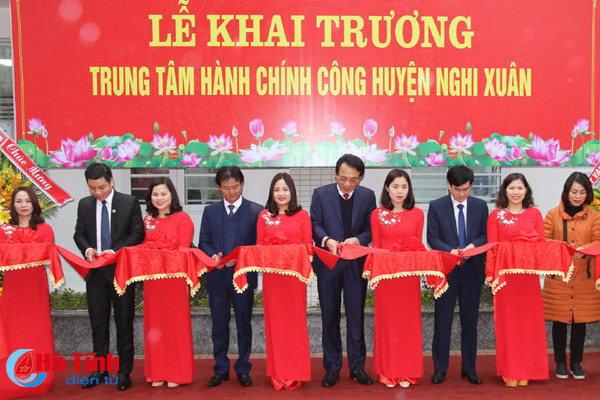 khai truong trung tam hanh chinh cong huyen nghi xuan