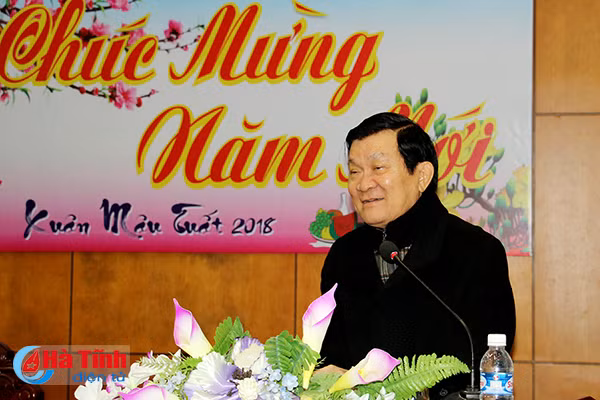 nguyen chu tich nuoc truong tan sang chuc tet dang bo nhan dan ha tinh