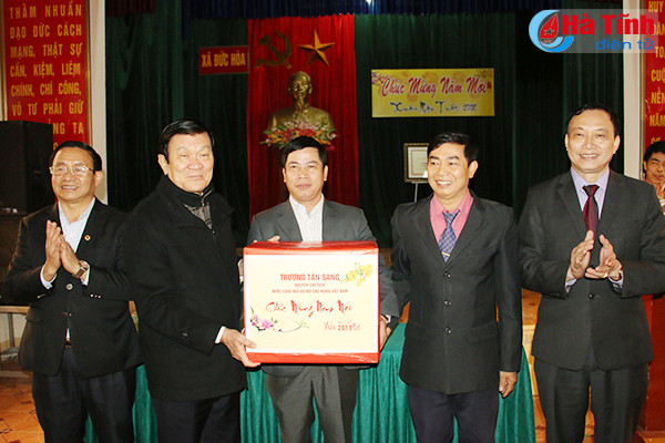 nguyen chu tich nuoc truong tan sang chuc tet dang bo nhan dan ha tinh