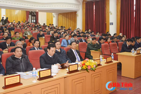 thi dua khen thuong gop phan thuc hien nhiem vu phat trien kt xh